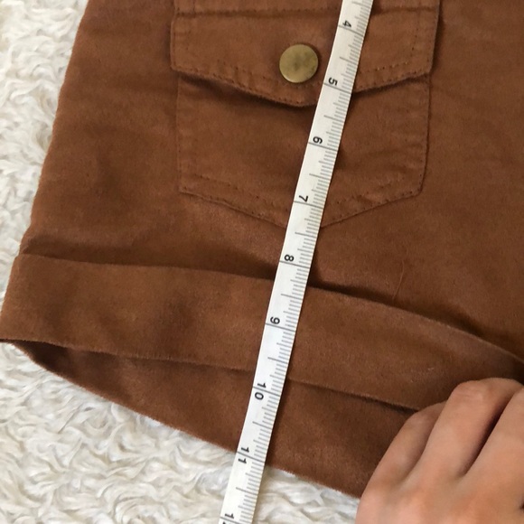 💗[3/$15]💗 👗Forever21 suede shorts - Picture 5 of 8
